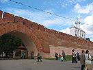 Восточная арка кремля на месте бывшей Пречистенской башни