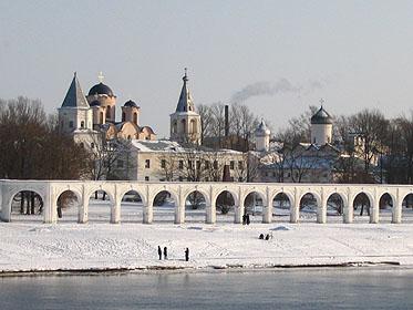 Ярославово дворище в зимнюю солнечную погоду
