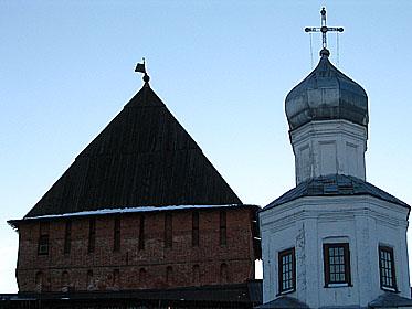 Покровская башня и Покровская церковь
