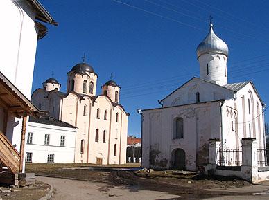 Никольский собор и церковь Прокопия