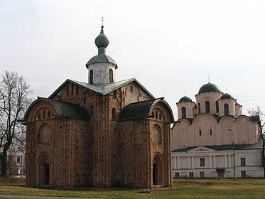 церковь Параскевы Пятницы и Николо-Дворищенский собор
